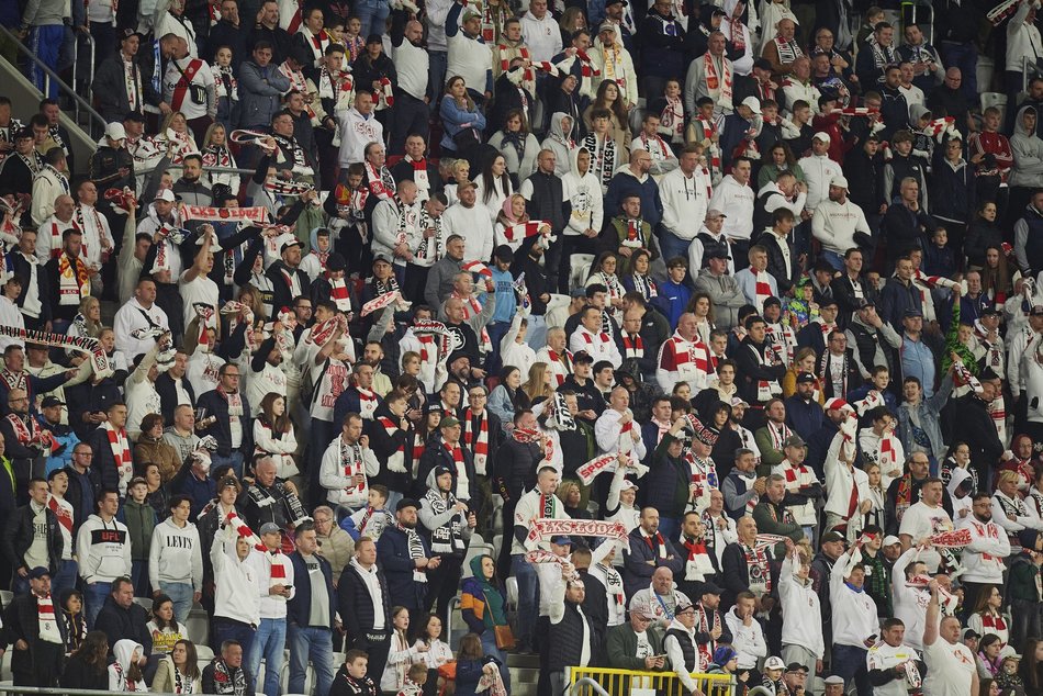 Kibice na meczu ŁKS Łódź - Wisła Kraków. Tłumy na trybunach