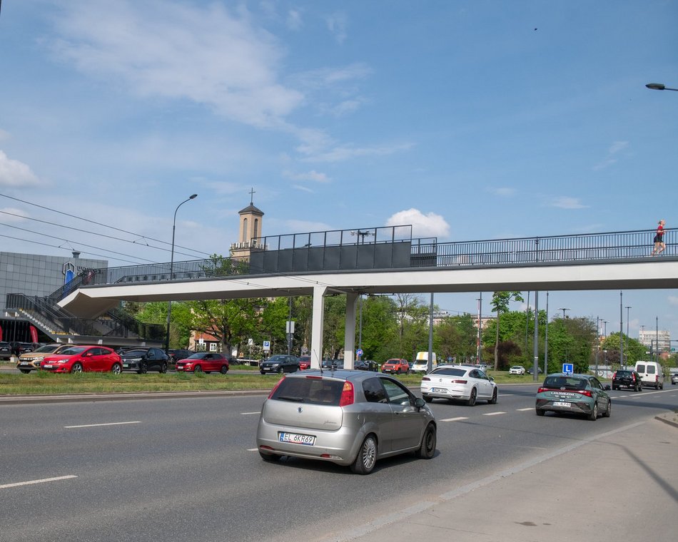 Łódź. Kładka nad al. Mickiewicza w Łodzi