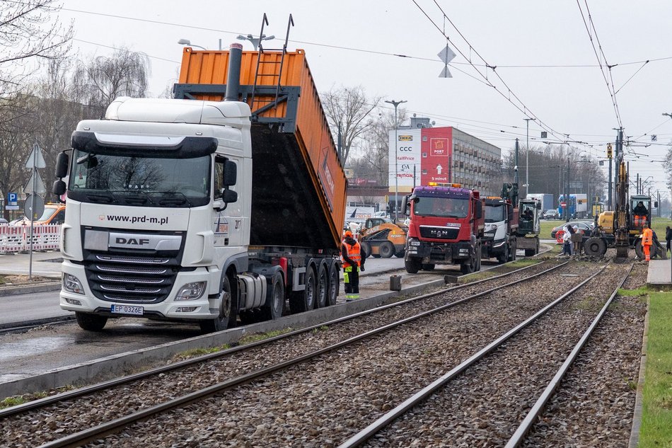 Remont Pabianickiej w Łodzi na finiszu. Kiedy drogowcy otworzą drugi pas?
