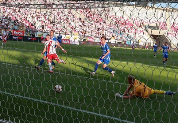 Łódź. Twierdza wciąż niezdobyta. ŁKS Łódź przed własną publicznością pokonał Stal Mielec