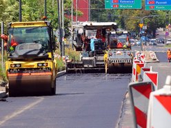 Remont Lutomierskiej. Drogowcy wzięli się już za układanie asfaltu