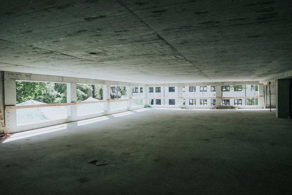 Łódź. Budowa parkingów wielopoziomowych w Łodzi. Powstają kolejne piętra. Kiedy koniec prac?