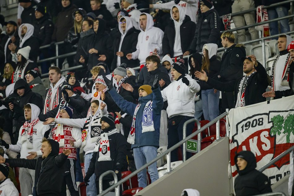 Kibice na meczu ŁKS Łódź z Arką Gdynia. Byłeś? Odszukaj się na trybunach!