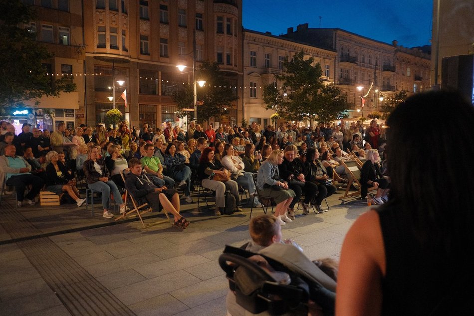 Łódź. Stand-up na Piotrkowskiej. W pasażu Schillera znów było pełno dobrego humoru