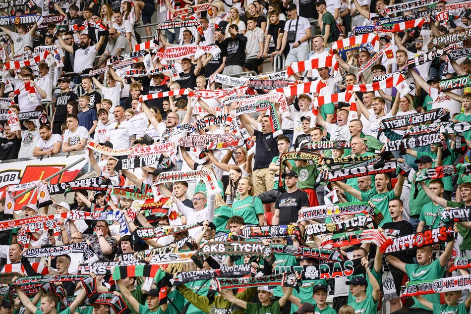 Kibice na meczu ŁKS Łódź z GKS Tychy. Odnajdź się w naszej galerii
