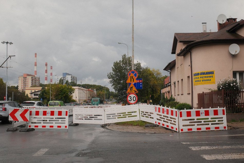 Łódź. Budowa drogi rowerowej na al. Politechniki w Łodzi