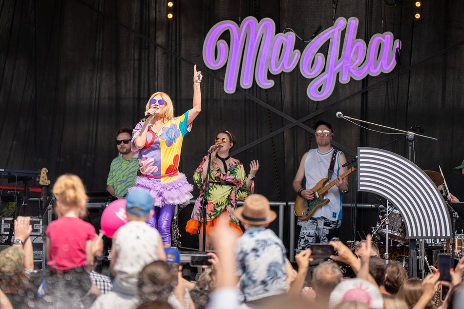 Łódź. Miejski Dzień Dziecka 2025 w Łodzi. Majka Jeżowska, dmuchańce i pokazy [ZDJĘCIA]