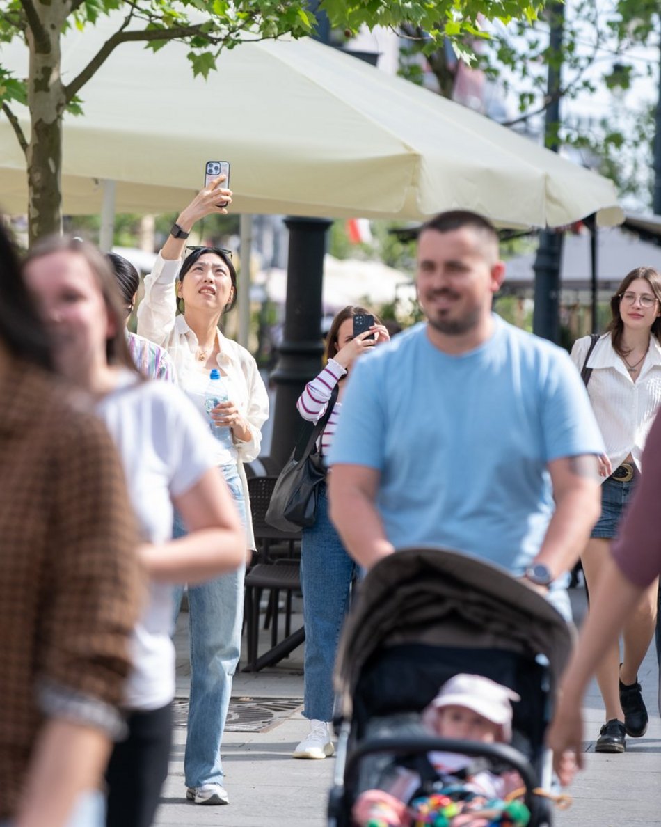 Łódź. Majówka 2025 na Piotrkowskiej w Łodzi. Tak łodzianie i turyści spędzają wolne chwile!