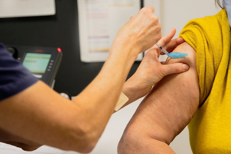 Łódź. Szczepienia przeciwko wirusowi RSV i grypie w Łodzi. Sprawdź, gdzie je wykonać