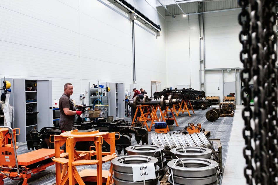Zakład Techniki MPK Łódź na Helenówku od kulis