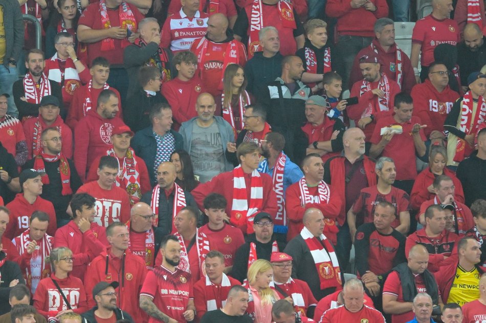 Kibice Widzewa Łódź z Pogonią Szczecin. Byłeś/aś tam? Znajdź się w galerii!