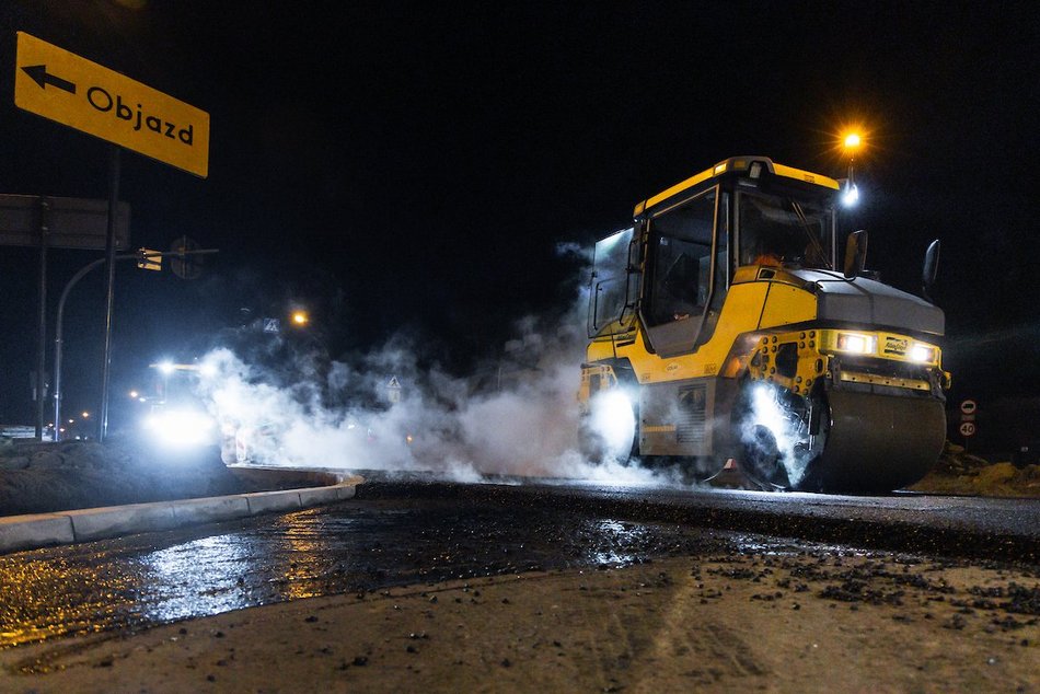 Łódź. Nocne prace w Nowosolnej