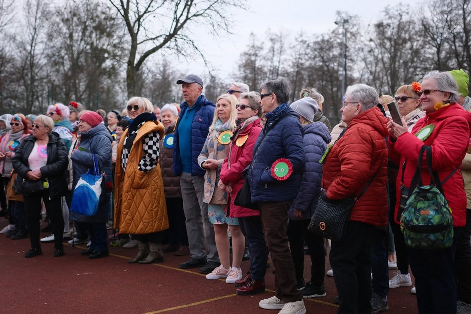 Topienie marzanny na Stawach Jana w Łodzi. Kolorowy korowód pożegnał zimę!