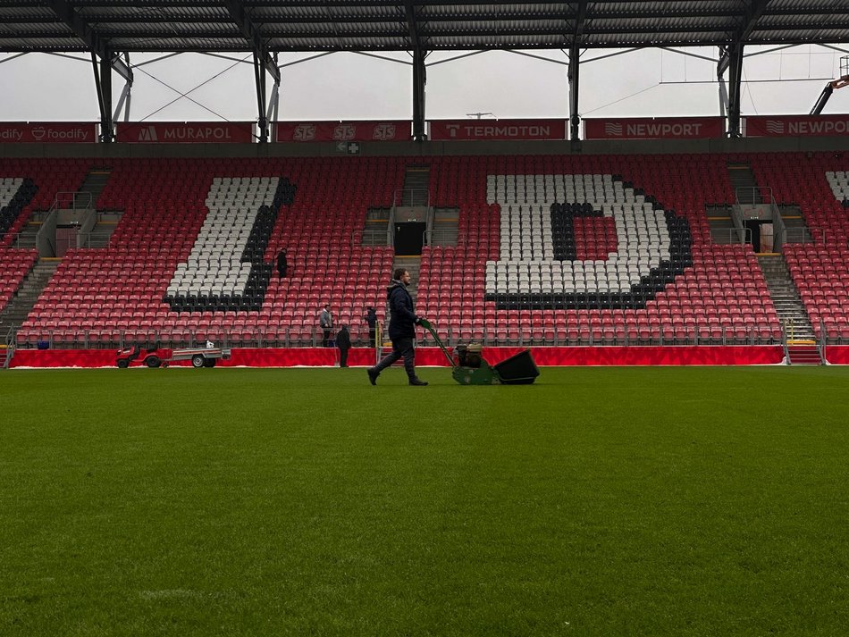 Łódź. Zima kontra murawa. Jak idą przygotowania do startu Ekstraklasy w Łodzi?