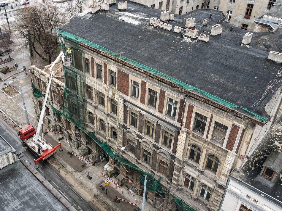 Rozbiórka zawalonej kamienicy przy Kilińskiego. Zaczęły się prace