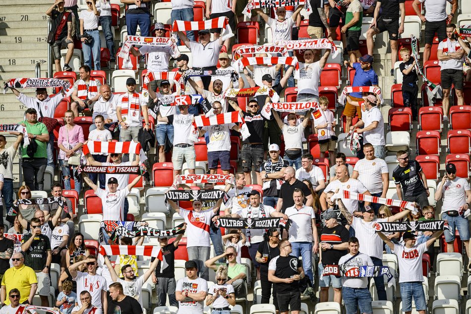 Kibice na meczu ŁKS Łódź z GKS Tychy. Odnajdź się w naszej galerii