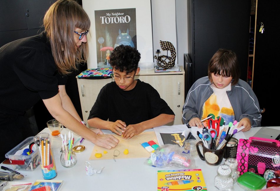 Twoje dziecko nudzi się po szkole? W Łodzi ma w czym wybierać! Robotyka, cosplay, baseball i więcej