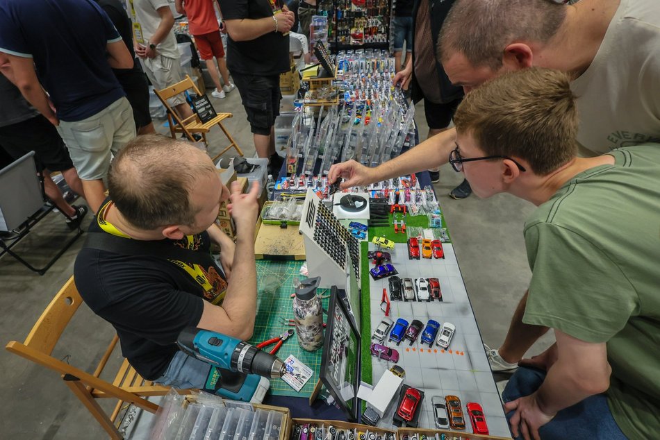 Łódź. Hot Wheels opanowały halę Expo Łódź! Setki miniatur aut, wyścigi na żywo i nie tylko!