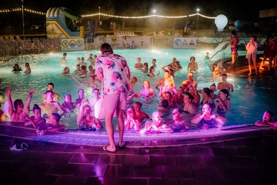 Łódź. Pink Party w Aquaparku Fala. To najbardziej różowa impreza w Łodzi