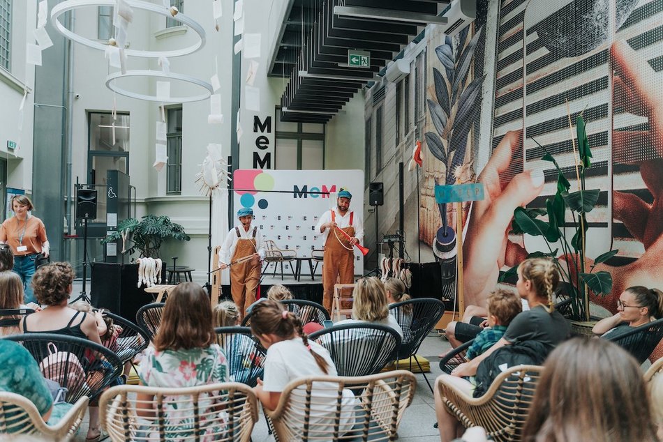 Łódź. Sokrates w piaskownicy. Za nami spektakl w ramach „Lata w MeMo”