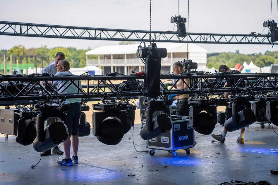 Łodź Summer Festival 2025. Zobacz, jak powstaje festiwalowe miasteczko
