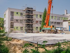 Łódź. Rozbudowa Szkoły Podstawowej nr 169 w Łodzi. Prace nie zwalniają tempa!