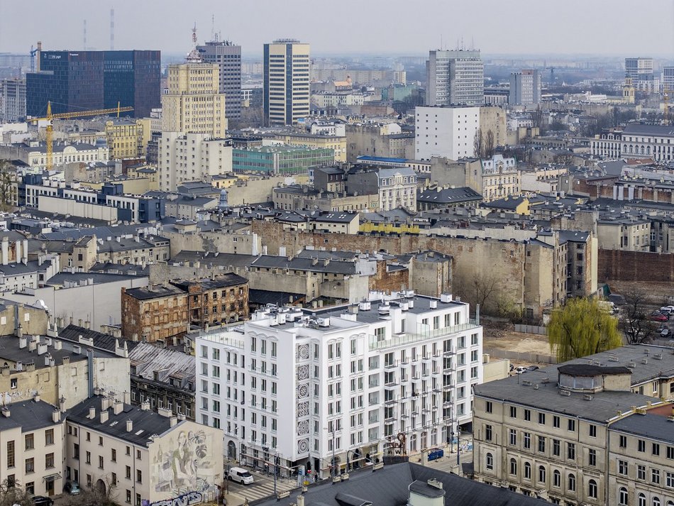 Biała Kamienica przy Zachodniej już bez rusztowań. Zobacz ją w pełnej krasie