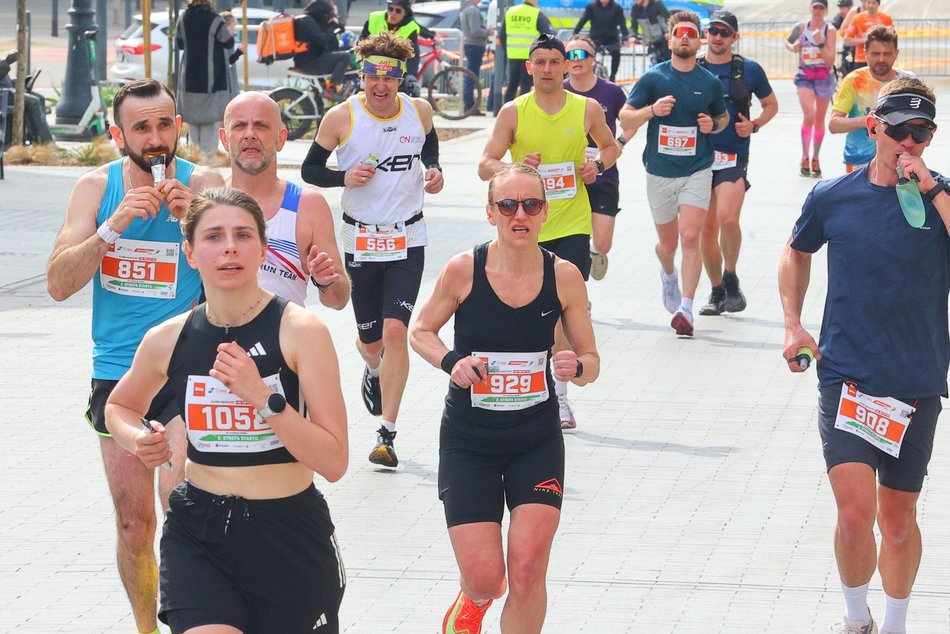 Łódź. DOZ Maraton Łódź 2026. Brałeś udział w biegu? Odszukaj się w galerii i zapisz na pamiątkę!