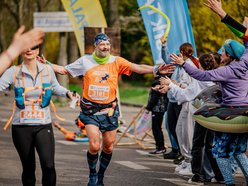 Łódź. Strefa kibica na DOZ Maraton Łódź 2026. Jak Łodzianie dopingowali biegaczy?