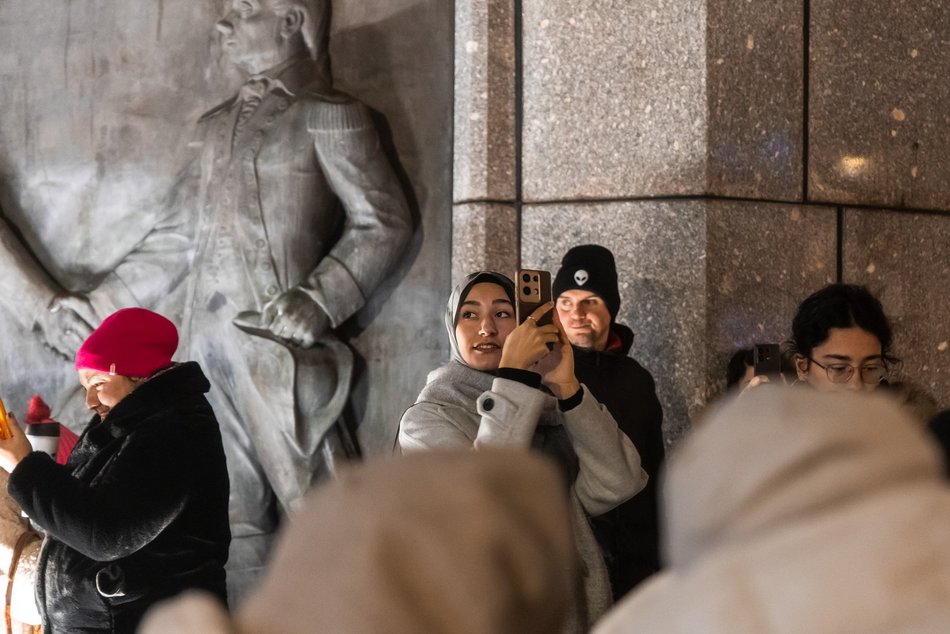 Tłumy na otwarciu Jarmarku Bożonarodzeniowego w Łodzi. Byłeś/aś? Znajdź się na zdjęciach!
