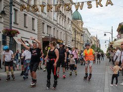 Łódź. Nightskating Łódź za nami. Rolkarze znów opanowali Piotrkowską