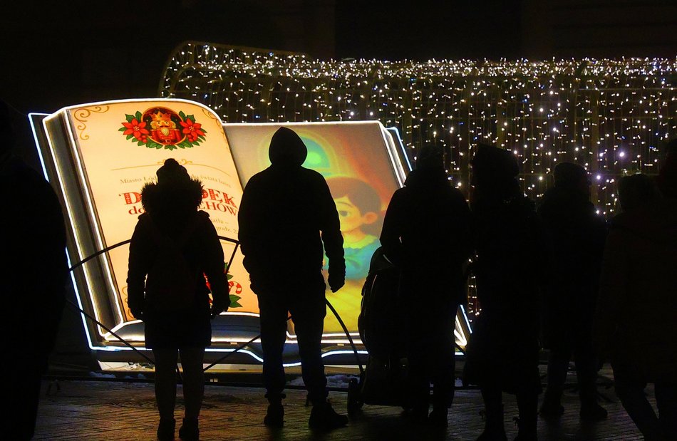Iluminacje świąteczne w Łodzi. Zobacz najpiękniejsze ozdoby na Piotrkowskiej i placu Wolności