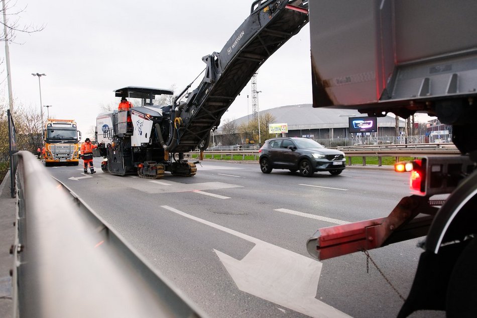 Łódź. Wymiana asfaltu na Bandurskiego