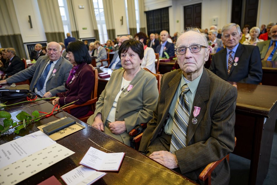 Łódź. Medale za długoletnie pożycie małżeńskie. To się nazywa wielka miłość!