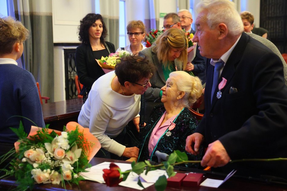 Łódź. Medale za długoletnie pożycie małżeńskie. Rekordziści są razem od 66 lat!