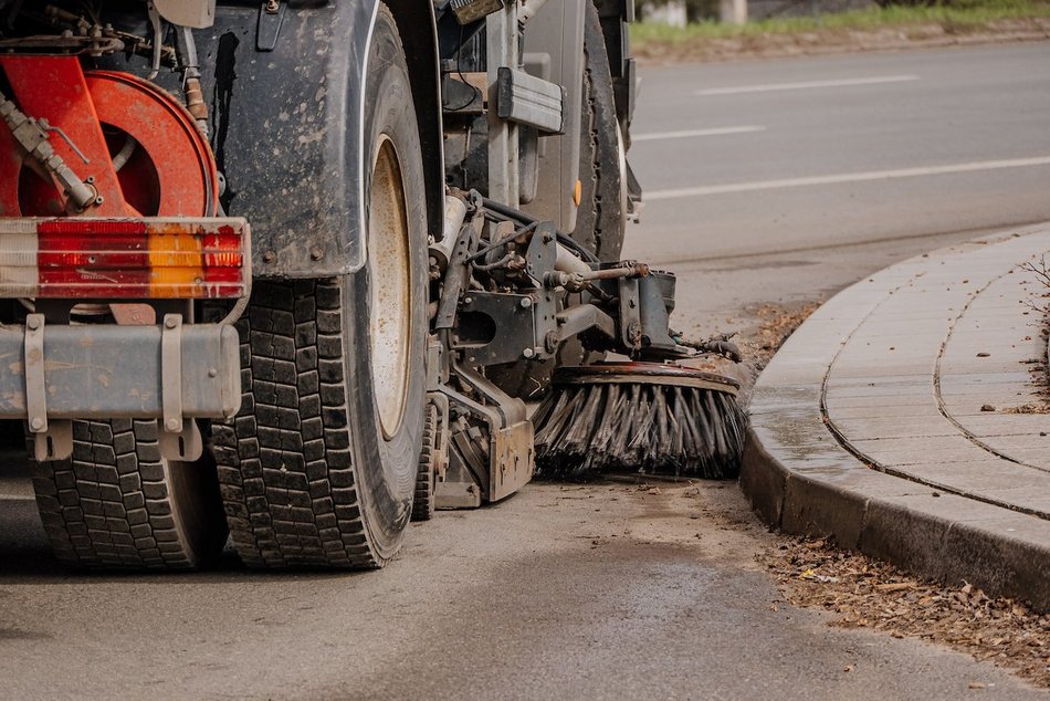 Wielkie sprzątanie Łodzi trwa. Gdzie zobaczymy ekipy porządkowe? [RAPORT]