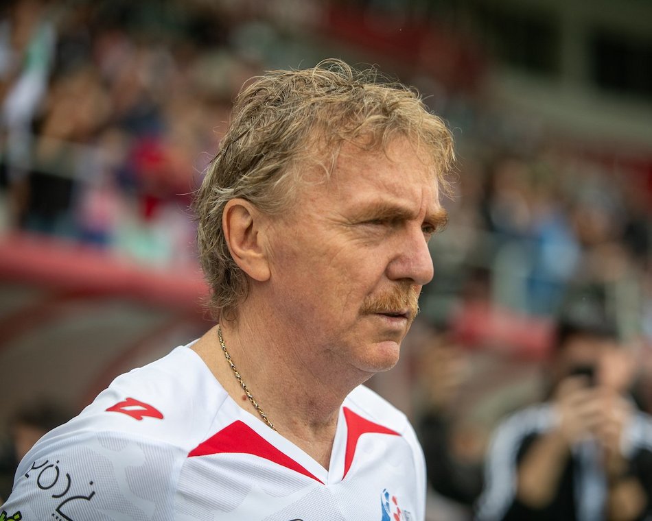 Łódź. Mecz Gwiazd w Łodzi. Na murawie Boniek, Krzynówek, Krychowiak