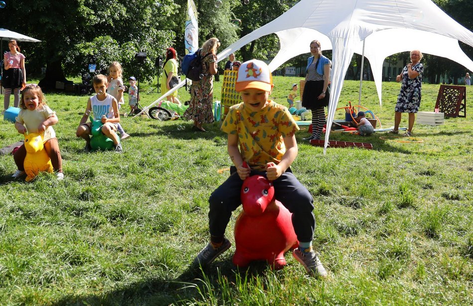 Łódź. Miejski Dzień Dziecka 2025. Majka Jeżowska, dmuchańce, karuzele i konkursy z nagrodami