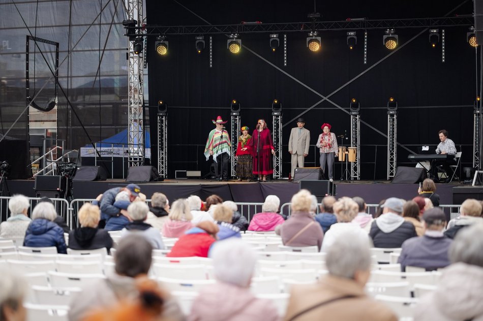 Ruszyły Senioralia 2026 w Łodzi. Trwa zabawa na rynku Manufaktury
