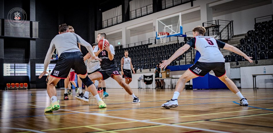 Koszykarze ŁKS CoolPack Łódź przegrali inauguracyjny mecz 1. ligi