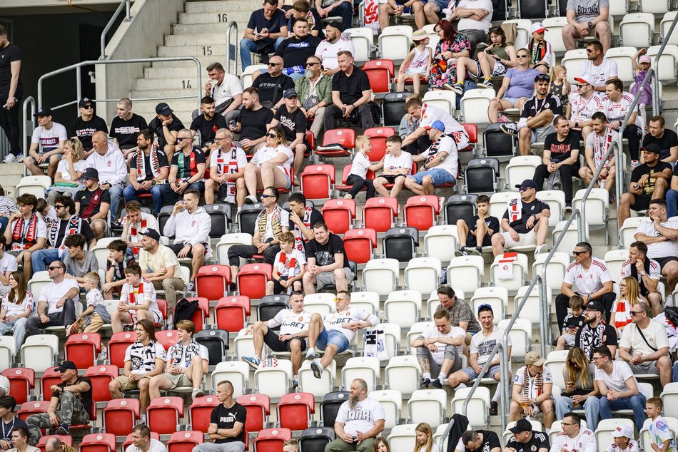 Kibice na meczu ŁKS Łódź z GKS Tychy. Odnajdź się w naszej galerii