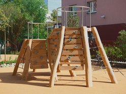 Łódź, skwer Kunki, plac zabaw, ścianka wspinaczkowa