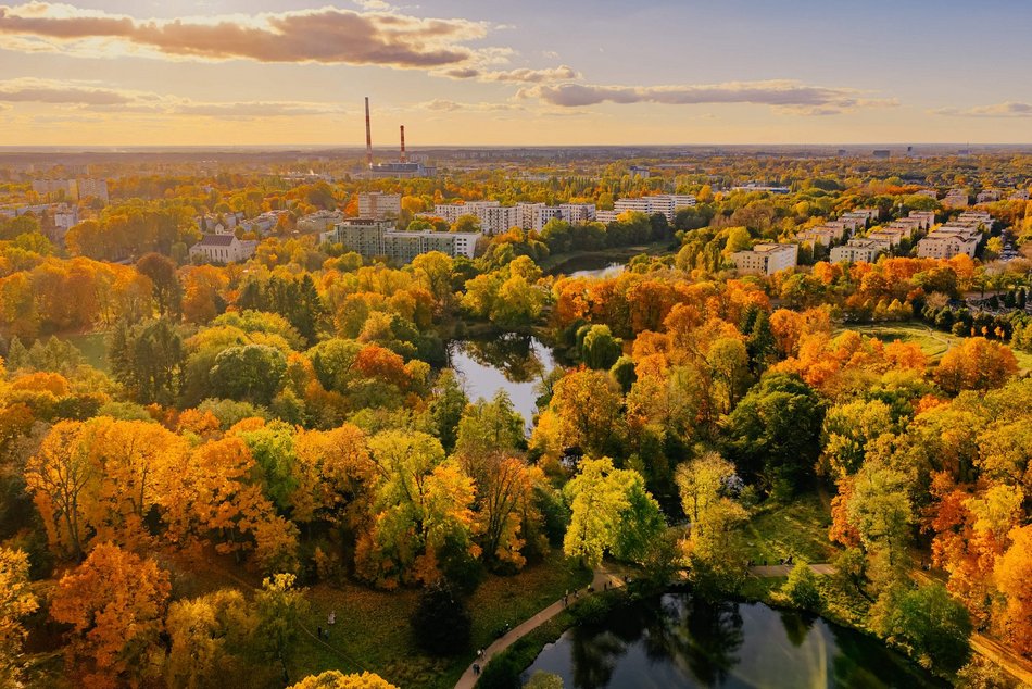 Łódź. Jesienna Łódź z lotu ptaka. Te zdjęcia zapierają dech w piersiach