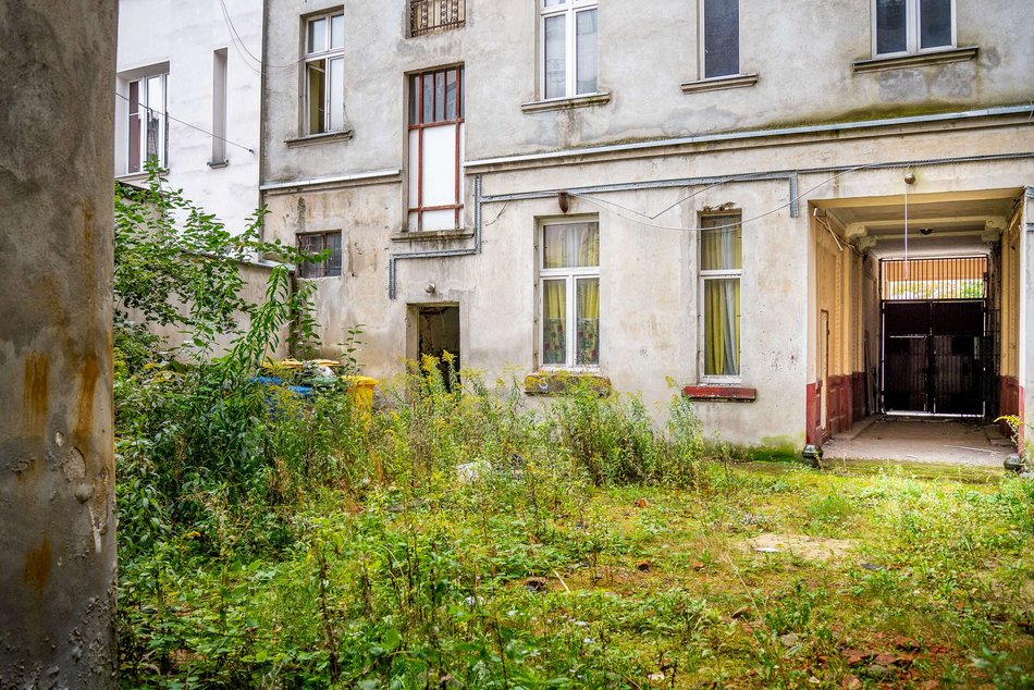 Ruina przy Gdańskiej w Łodzi do remontu! Narożna kamienica zyska nowe życie