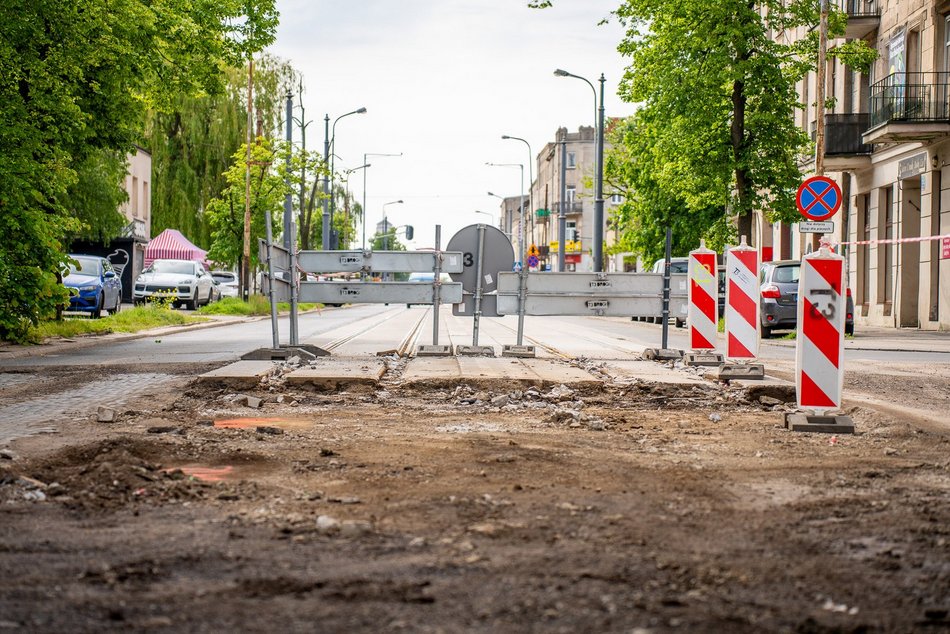 Łódź. Remont Rzgowskiej w Łodzi na pełnych obrotach. Zniknęło torowisko MPK Łódź i stary asfalt!