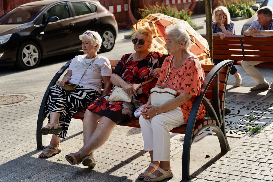Łódź. Włókiennicza Unplugged w Łodzi. Duet „Two of As” zachwycił mieszkańców ulicy i przechodniów