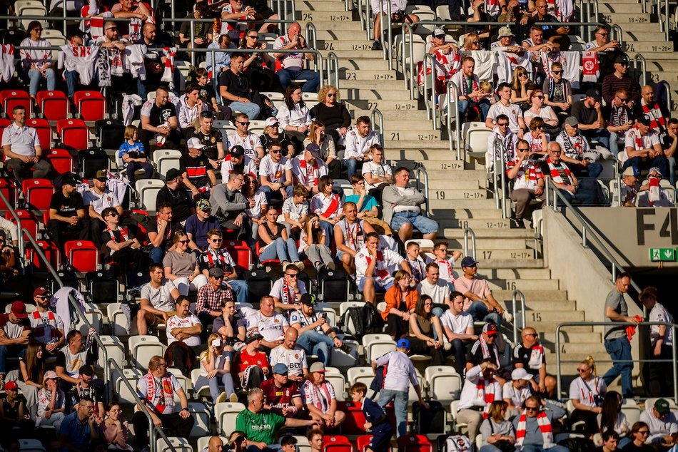 Łódź. Kibice na meczu ŁKS Łódź ze Zniczem Pruszków. Byłeś? Odszukaj się w galerii