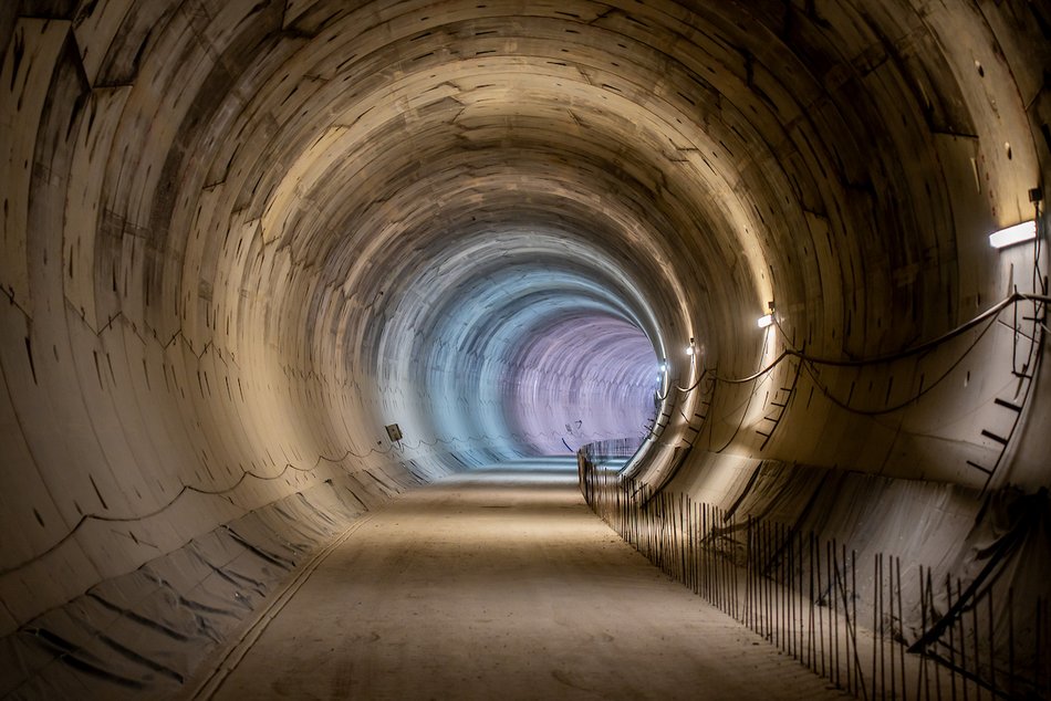 Łódź. Tunel pod Łodzią. Na stacji Łódź Koziny powstają już perony i stropy przystanku