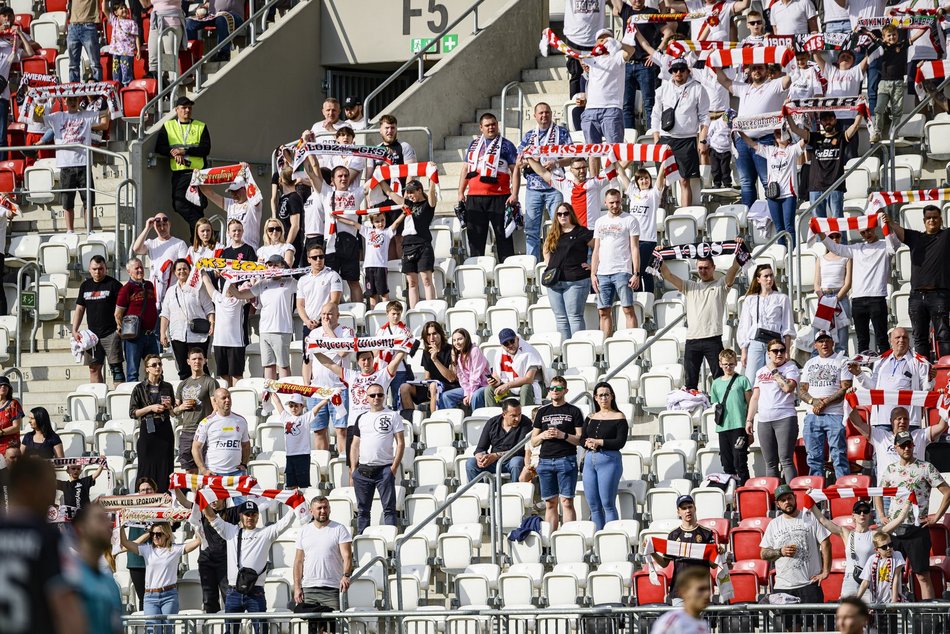 Kibice na meczu ŁKS Łódź z GKS Tychy. Odnajdź się w naszej galerii