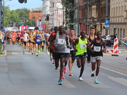 Łódź. Bieg Ulicą Piotrkowską Rossmann Run 2026. Nowa trasa, tańsze bilety i więcej